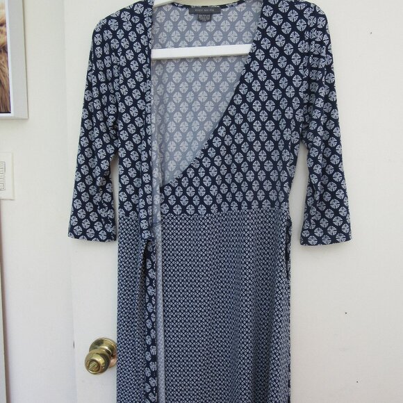 Faux Wrap Dress -Elegant pattern (Blue White) - Wrinkle free - Stretch and comfy - Picture 3 of 8